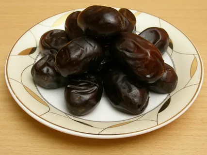 تصویر 2 از خرما مضافتی جیرفت خوش‌ طعم و پر انرژی
